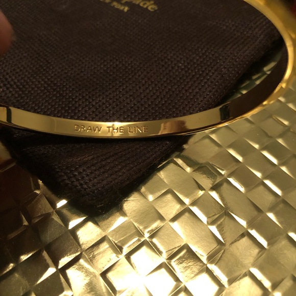 Kate Spade ‘Draw the Line’ bangle black and gold - Picture 3 of 4